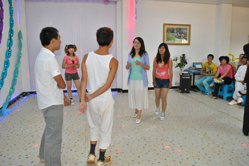 092448p471u5650zu6405b.jpg